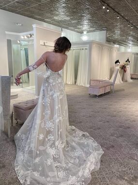 Wedding Dresses With Low Back for Sale up to 90% Off: Poshmark